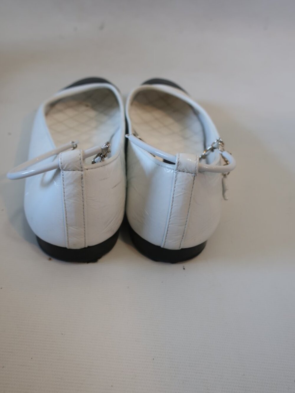 Chanel Wht Pat Leather, Blk Leather Cap Toe Ankle Chain Ballet Flats 39 EUR/US 9 - Picture 9 of 11